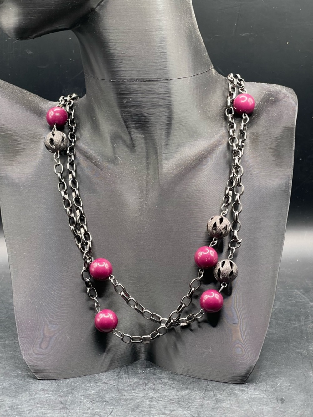 Magenta & Silver Beaded Gunmetal Chain Necklace 17” long with 3” extension NWOT